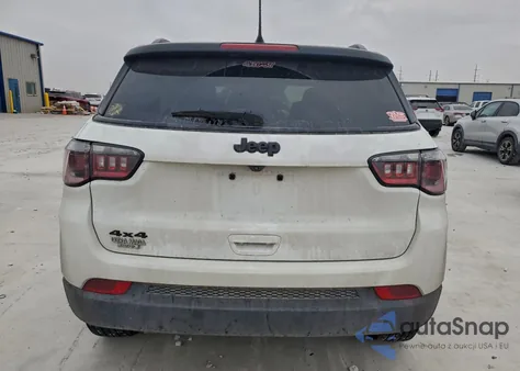 2024 Jeep Compass Latitude z USA, uszkodzony, nr VIN 3C4NJDBNXRT576553